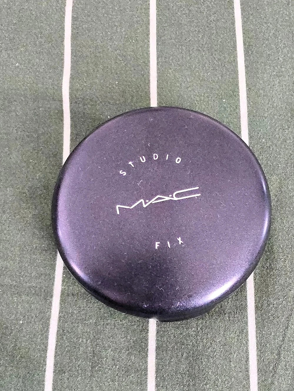 MAC Studio Fix Powder Plus Foundation C40